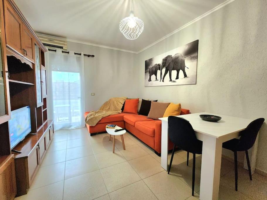 One Bd Flat Near Center With 24H Self Check In Apartment Tiranë Ngoại thất bức ảnh