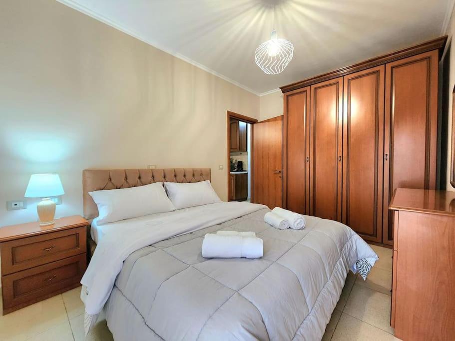 One Bd Flat Near Center With 24H Self Check In Apartment Tiranë Ngoại thất bức ảnh