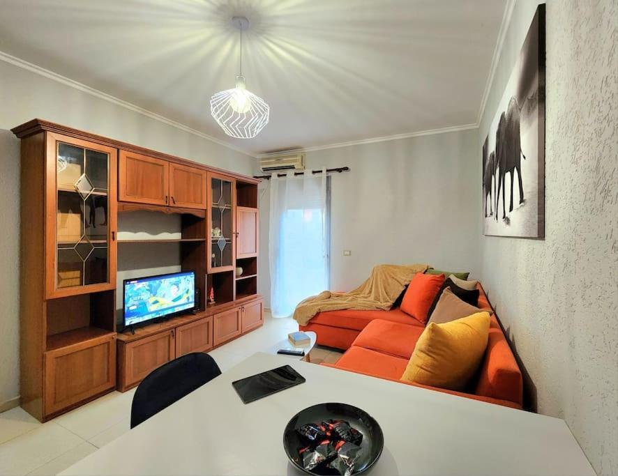 One Bd Flat Near Center With 24H Self Check In Apartment Tiranë Ngoại thất bức ảnh