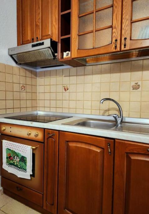 One Bd Flat Near Center With 24H Self Check In Apartment Tiranë Ngoại thất bức ảnh